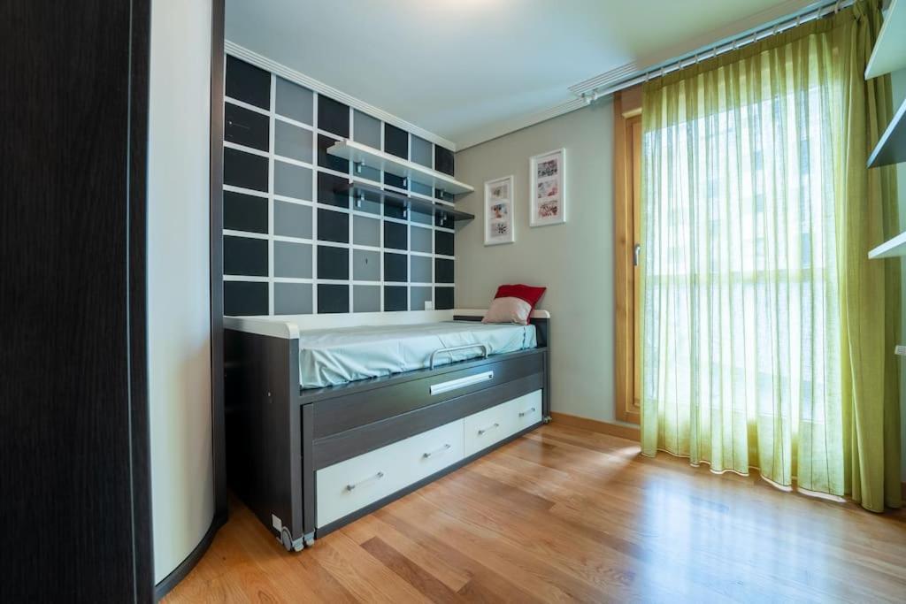 Apartamento En El Corazon De La Ciudad Con Parking Santander Exterior foto