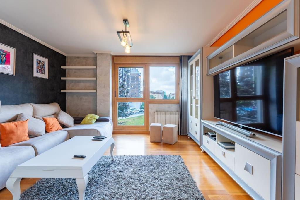 Apartamento En El Corazon De La Ciudad Con Parking Santander Exterior foto