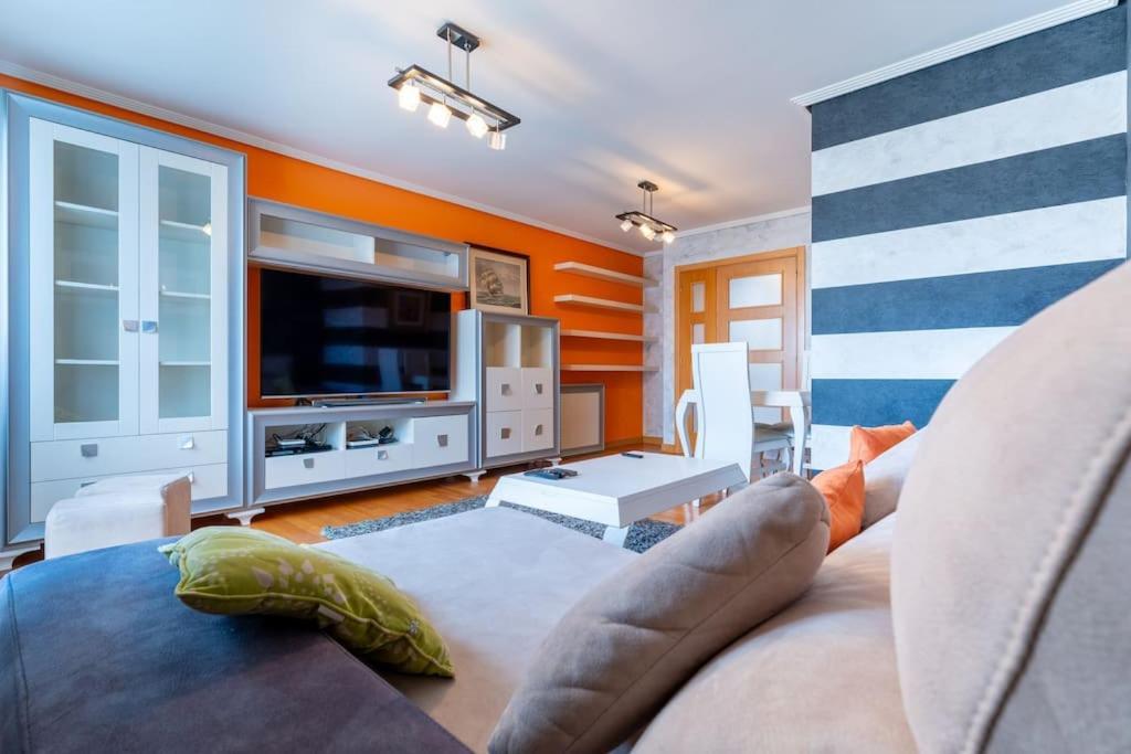 Apartamento En El Corazon De La Ciudad Con Parking Santander Exterior foto